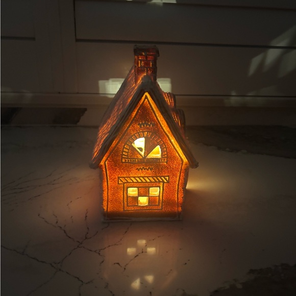 🌟2/$50🌟Gingerbread Lighted Cottage - Picture 4 of 11